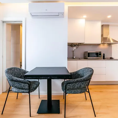 아파트 Fabrica 55 With Ac, View And Elevator 포르투